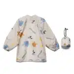 Langærmet BLW bluse til baby fastgjort til bord med clips
