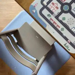 Little Village XL dækkeserviet fra Noui Noui ved børnestol
