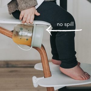 Noui Noui spildfri baby drikkekop i mint grøn med håndtag og 360° drikkekant.