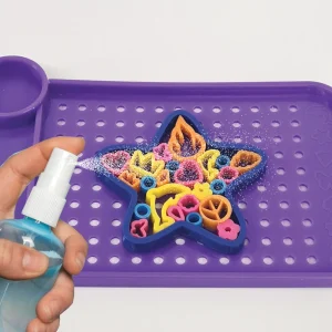 Barbie EZ Glitz Bits perler i stjerneform sprayes med vand
