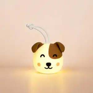 Hunden Toby natlampe med ophæng fra Rabbit & Friends – genopladelig natlampe til børn med hvid ophængsrem