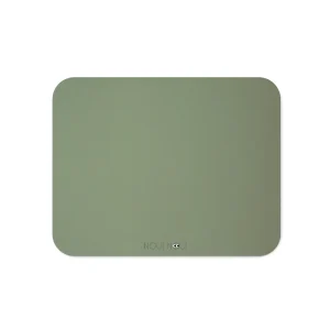 Noui Noui Dusty Olive dækkeserviet – olivengrøn dækkeserviet 43 × 34 cm