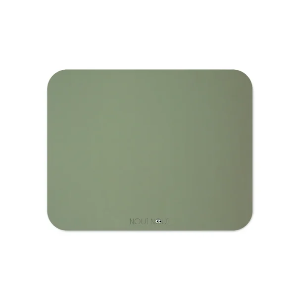 Noui Noui Dusty Olive dækkeserviet – olivengrøn dækkeserviet 43 × 34 cm