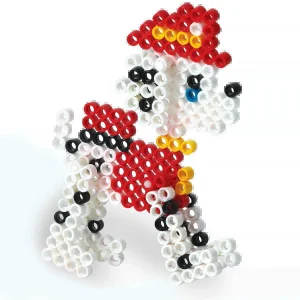 Færdig Marshall-figur bygget af røde og hvide perler – Paw Patrol vandperler