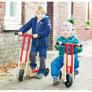 Pinolino Theo kombicykel – to børn på røde Theo-modeller udendørs