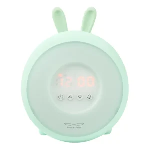 Rabbit & Friends Wake Up lampe i lysegrøn med kaninører og digitalt vækkeur set forfra